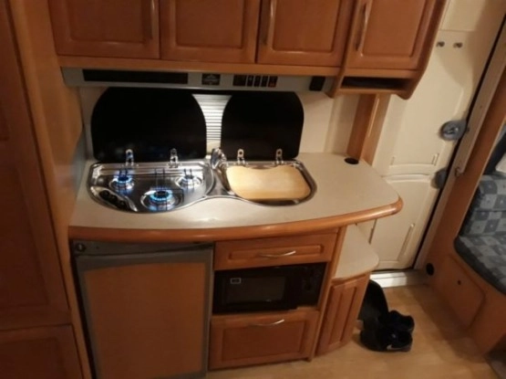                         Kemping Hobby Prestige 650 5-6 os. - zdjęcie 4
                        