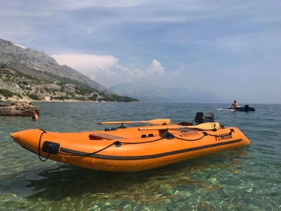                         Ponton z silnikiem - zdjęcie 1
                        