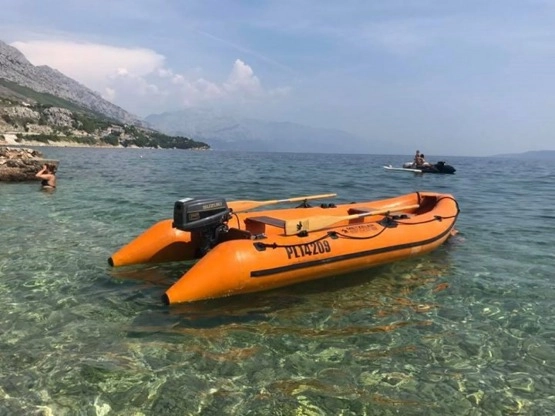                         Ponton z silnikiem - zdjęcie 3
                        