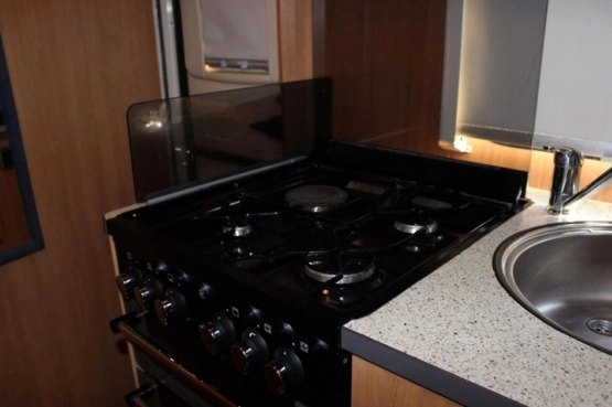                         Przyczepa kempingowa ACE 2006 - zdjęcie 12
                        