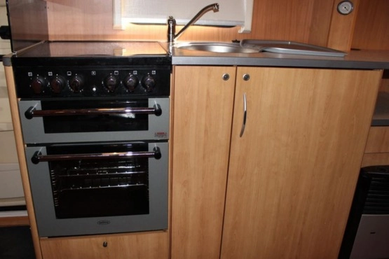                         Przyczepa kempingowa ACE 2006 - zdjęcie 14
                        