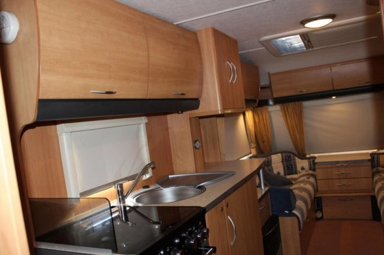                         Przyczepa kempingowa ACE 2006 - zdjęcie 18
                        