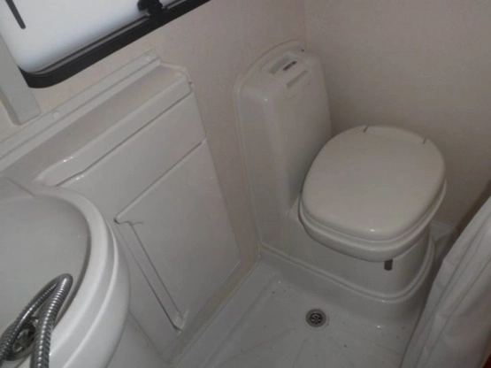                         Kemping Avondale Dart SE 510-5. 6 osobowy - 2006 rok + przedsionek - zdjęcie 5
                        