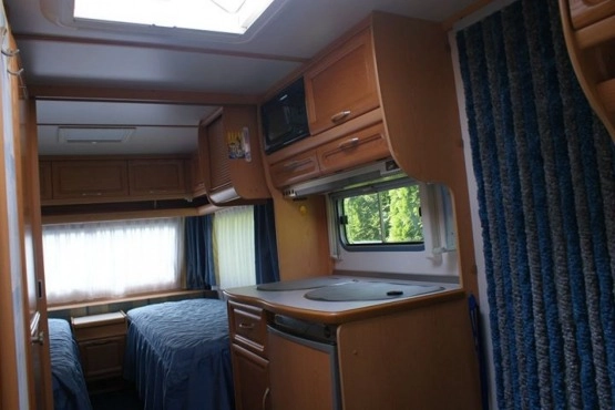                         Przyczepa Fendt PLATIN 510, przedsionek Isabella, MOVER - zdjęcie 4
                        