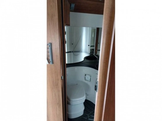                         Kamper EuraMobil 2011 - zdjęcie 4
                        