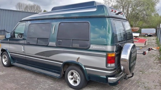                         Ford E150 przerobiony na kampera - zdjęcie 5
                        