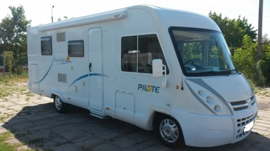                         Kamper Camper Pilote Aventura G-730 rok 2011 przebieg 67tyś OKAZJA!!!  - zdjęcie 1
                        
