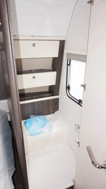                         Fendt Caravan Brillant 700 TFD model 2018 - zdjęcie 2
                        