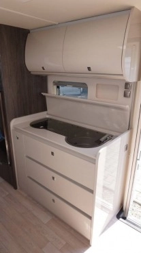                         Fendt Caravan Brillant 700 TFD model 2018 - zdjęcie 9
                        