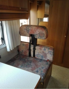                         Ford Transit 2.5D 1995 r. zarejestrowany na 6 osób - zdjęcie 5
                        