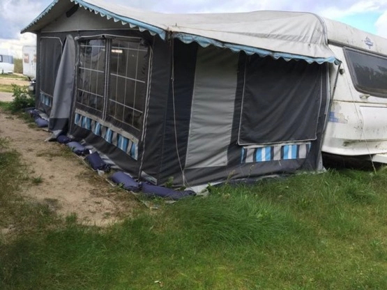                         Przyczepa kempingowa Hobby Prestige 560 CF, 1500 DMC, 2000 r., z przedsionkiem, jak nowa - zdjęcie 9
                        