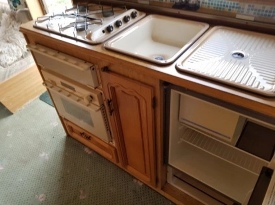                         Przyczepa kempingowa 4-5 osobowa - zdjęcie 3
                        