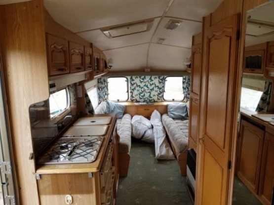                         Przyczepa kempingowa 4-5 osobowa - zdjęcie 6
                        