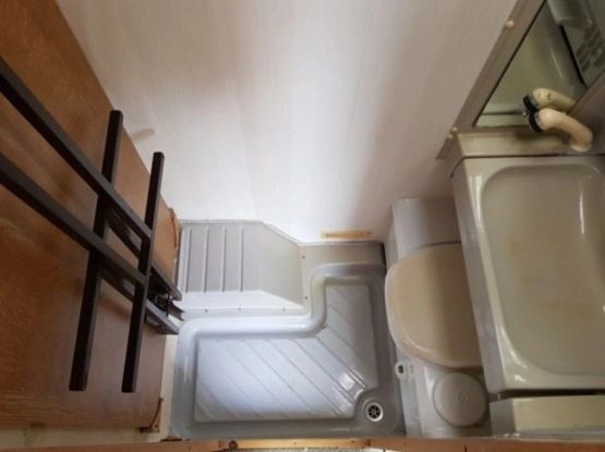                         Przyczepa kempingowa 4-5 osobowa - zdjęcie 7
                        