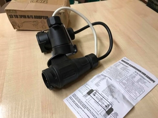                         Sprzedam przejściówkę z 13 pin na 2x7 do przyczepy Angielskiej 90 zł, nowa - zdjęcie 2
                        