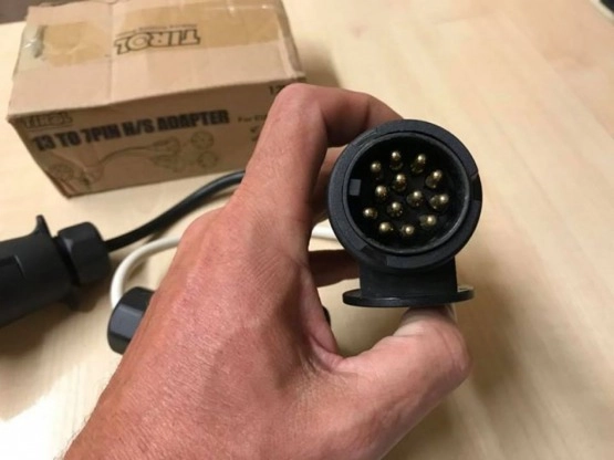                         Sprzedam przejściówkę z 13 pin na 2x7 do przyczepy Angielskiej 90 zł, nowa - zdjęcie 4
                        