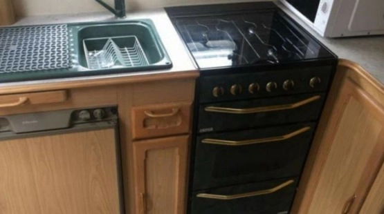                         Przyczepa kempingowa 4-5 osobowa Lunar - zdjęcie 2
                        