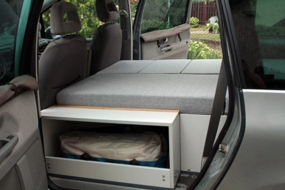                         Sprzedam kamperek FORD GALAXY - zdjęcie 5
                        