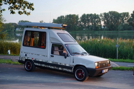                         RENAULT RAPID MINIKAMPER 1990 – 18500 PLN – POZNAŃ - zdjęcie 1
                        