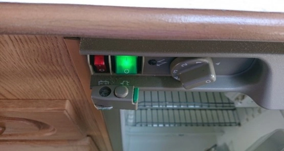                         Avondale Golden Mayfair 2000 r. - zdjęcie 11
                        