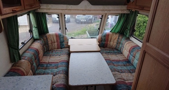                         Avondale Golden Mayfair 2000 r. - zdjęcie 13
                        