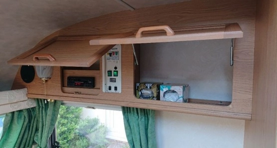                         Avondale Golden Mayfair 2000 r. - zdjęcie 15
                        