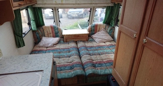                         Avondale Golden Mayfair 2000 r. - zdjęcie 18
                        