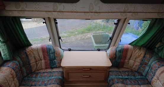                         Avondale Golden Mayfair 2000 r. - zdjęcie 5
                        