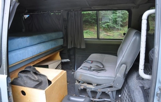                         MItsubishi L300 4x4 kamper wyprawowy - zdjęcie 13
                        