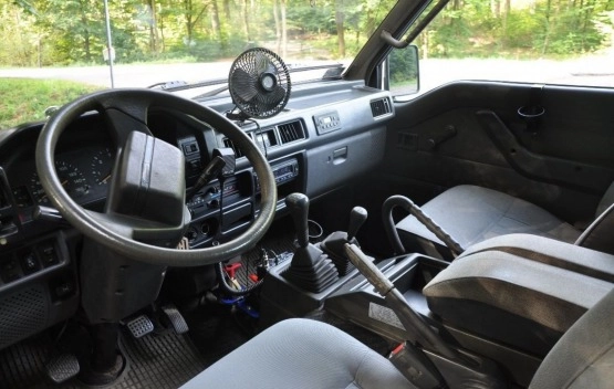                         MItsubishi L300 4x4 kamper wyprawowy - zdjęcie 16
                        