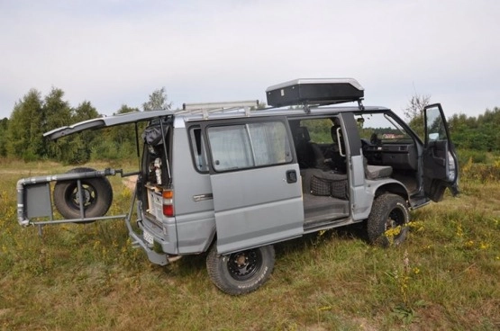                         MItsubishi L300 4x4 kamper wyprawowy - zdjęcie 3
                        