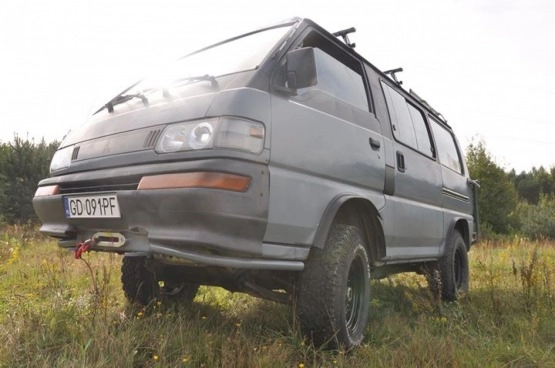                         MItsubishi L300 4x4 kamper wyprawowy - zdjęcie 4
                        