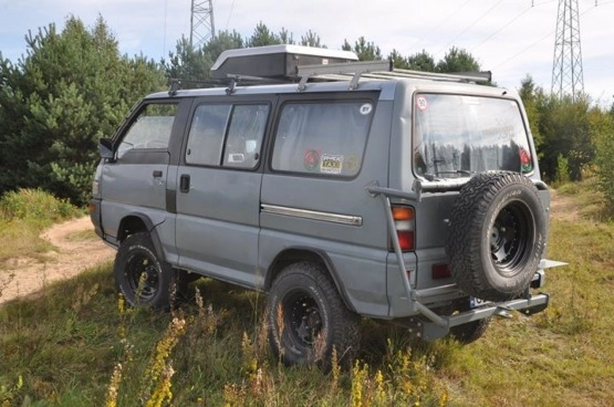                         MItsubishi L300 4x4 kamper wyprawowy - zdjęcie 5
                        