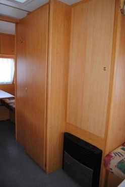                         DETHLEFFS CAMPER! Zadbana! Zarejestrowana! 4 osobowa z WC! Przedsionek - zdjęcie 3
                        