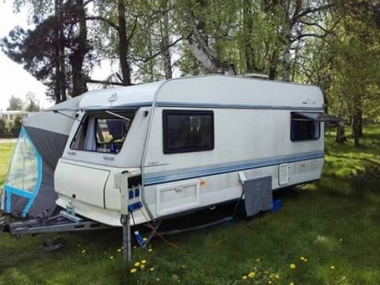                        Przyczepa kempingowa Hobby Classic 470T - zdjęcie 1
                        