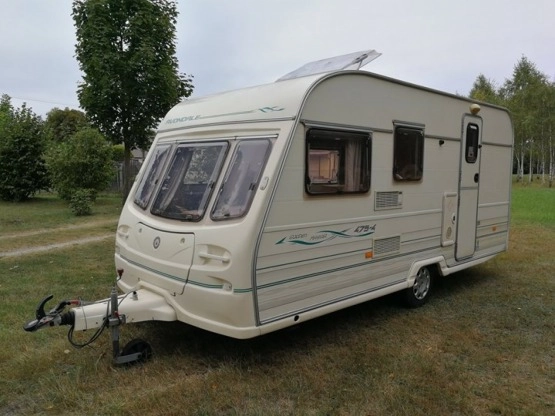                         Przyczepa kempingowa Avondale 4-osobowa z przedsionkiem 2000 - zdjęcie 1
                        