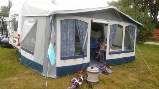                         Hobby La Vita Bionda 460 UFE 2009r. - zdjęcie 5
                        