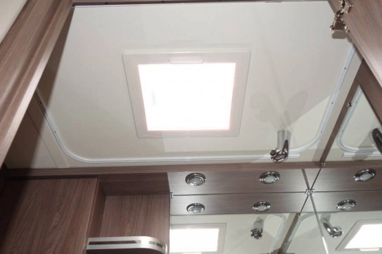                         Przyczepa kempingowa fabrycznie nowa Tabbert Rossini 490 DM 2,3  - zdjęcie 22
                        