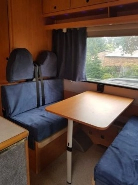                         Sprzedam Kampera Fiat Ducato 1,9 TDI 1997r. KNAUS KLIMA - zdjęcie 6
                        