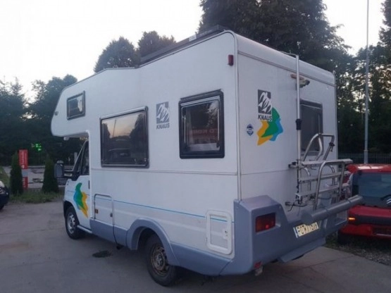                         Sprzedam Kampera Fiat Ducato 1,9 TDI 1997r. KNAUS KLIMA - zdjęcie 7
                        