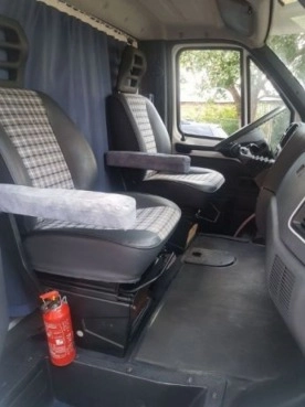                         Sprzedam Kampera Fiat Ducato 1,9 TDI 1997r. KNAUS KLIMA - zdjęcie 8
                        