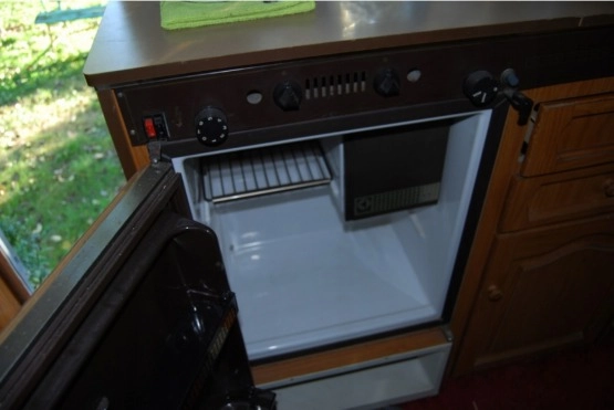                         Przyczepa Kempingowa Knaus Azur 560 - zdjęcie 2
                        