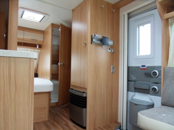                         Przyczepa KNAUS - WILK VIDA 450 HTD „Limited 60” 2013 - zdjęcie 6
                        