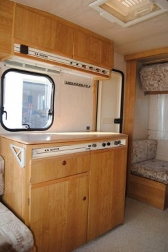                         ADRIA Zarejestrowana! Lekka DMC 800 kg! Łóżko piętrowe! Ciepła woda! - zdjęcie 3
                        