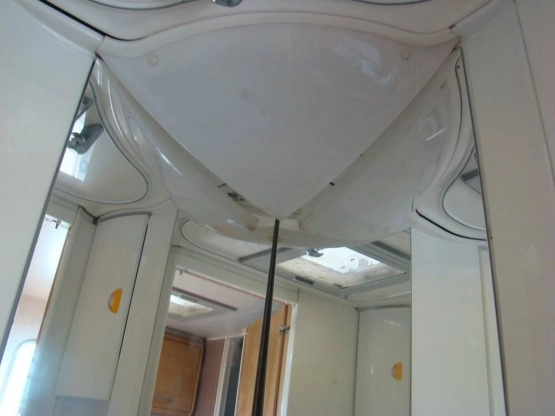                         Łazienka od przyczepy kempingowej - zdjęcie 5
                        