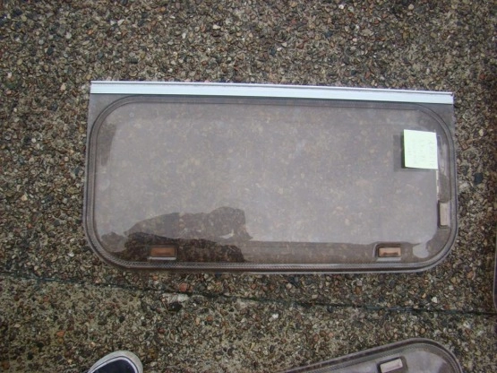                         OKAZJA !!! KOMPLET OKIEN Z ANGIELSKIEJ PRZYCZEPY - zdjęcie 3
                        