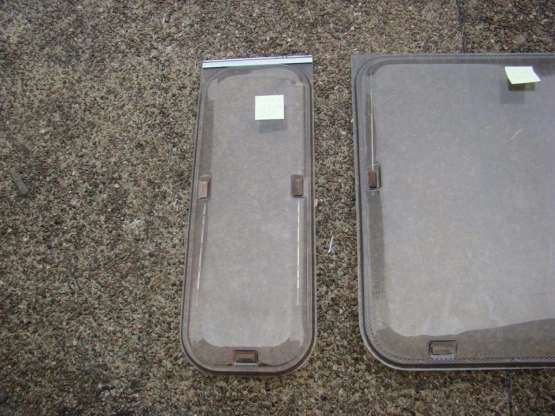                         OKAZJA !!! KOMPLET OKIEN Z ANGIELSKIEJ PRZYCZEPY - zdjęcie 6
                        