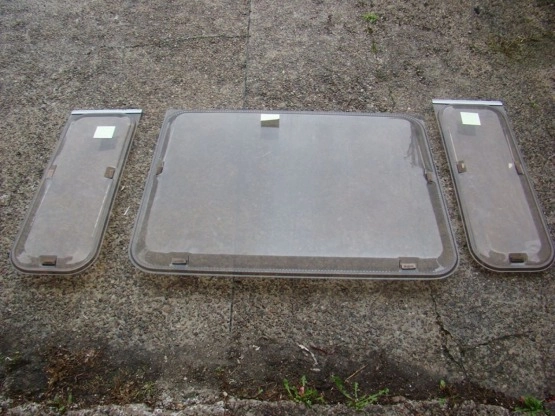                         OKAZJA !!! KOMPLET OKIEN Z ANGIELSKIEJ PRZYCZEPY - zdjęcie 7
                        