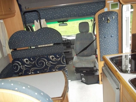                         Camper VW LT 2,5 TDI, CARMAN, wersja zimowa rok 2002, 6 osób - zdjęcie 10
                        