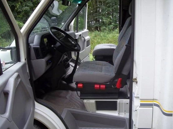                         Camper VW LT 2,5 TDI, CARMAN, wersja zimowa rok 2002, 6 osób - zdjęcie 2
                        